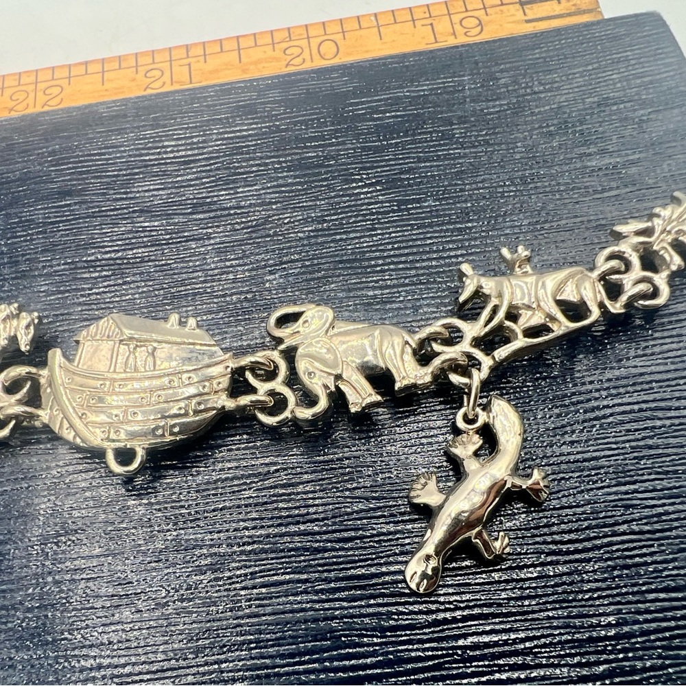 Noah’s ark charm bracelet silver tone 7” - Picture 5 of 6